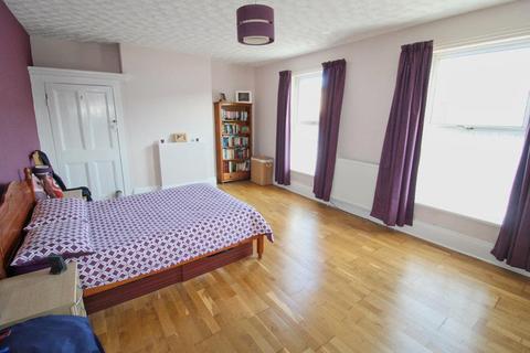 10 Cliff Terrace, Hornsea, HU18 1JA