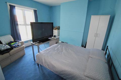 10 Cliff Terrace, Hornsea, HU18 1JA