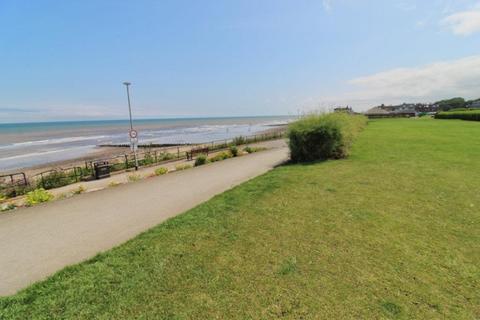 10 Cliff Terrace, Hornsea, HU18 1JA