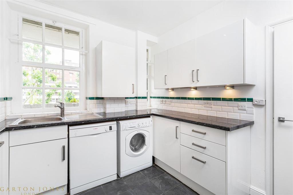 Kitchen (1).jpg