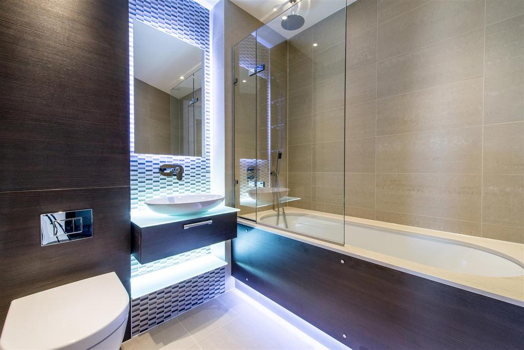 Bathroom 1.jpg