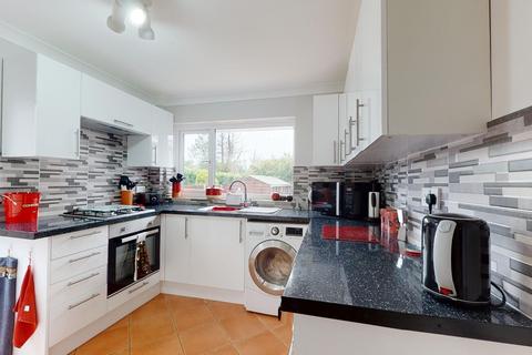 1 Palm Tree Close, Eythorne, Dover, CT15 4BU