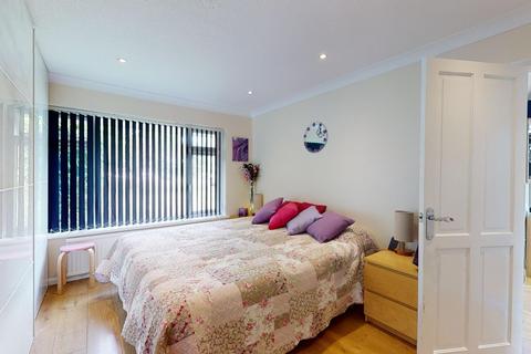 1 Palm Tree Close, Eythorne, Dover, CT15 4BU