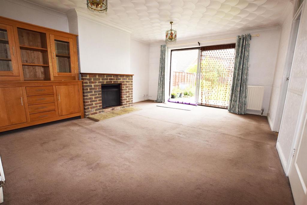 Shepherds Gate, Hempstead, Gillingham 2 bed bungalow £1,100 pcm (£254 pw)