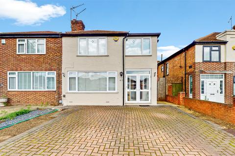 41 Runnymede Gardens, Greenford, UB6 8SX