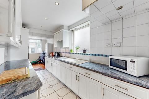 41 Runnymede Gardens, Greenford, UB6 8SX