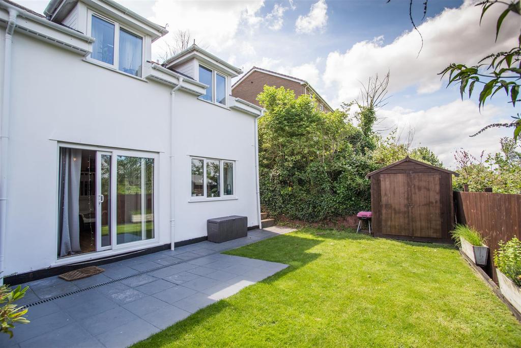 Brays Close, Barnfield, Crediton 3 bed detached house £250,000