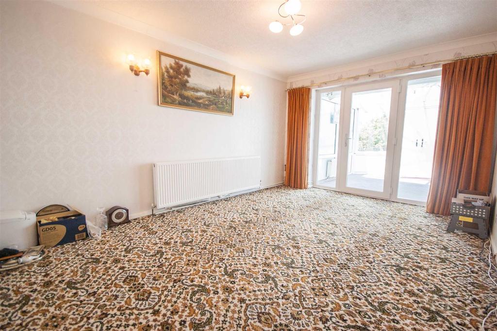 Willow Crescent, Hatfield Peverel, Chelmsford 2 bed bungalow £350,000