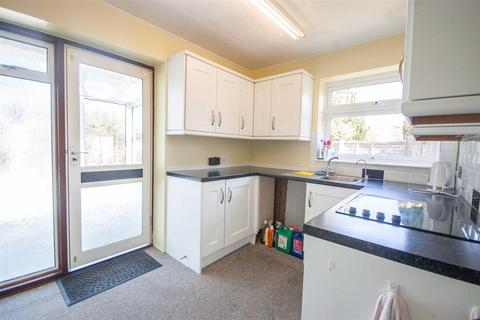 11 Willow Crescent, Hatfield Peverel, Chelmsford, CM3 2LJ