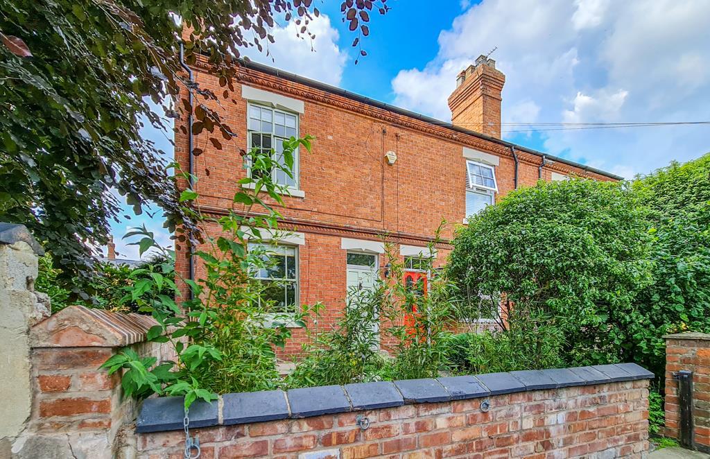 Hogg Lane, RadcliffeOnTrent, Nottingham 3 bed house £250,000