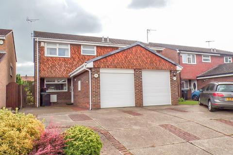 25 Aintree Close, Gravesend, DA12 5AS
