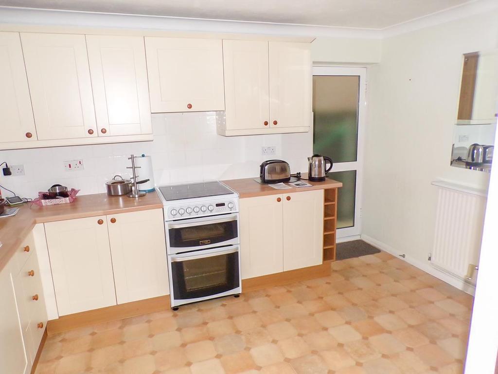 Kitchen /Breakfast Room