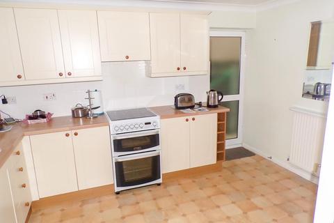 25 Aintree Close, Gravesend, DA12 5AS