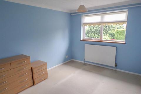 25 Aintree Close, Gravesend, DA12 5AS