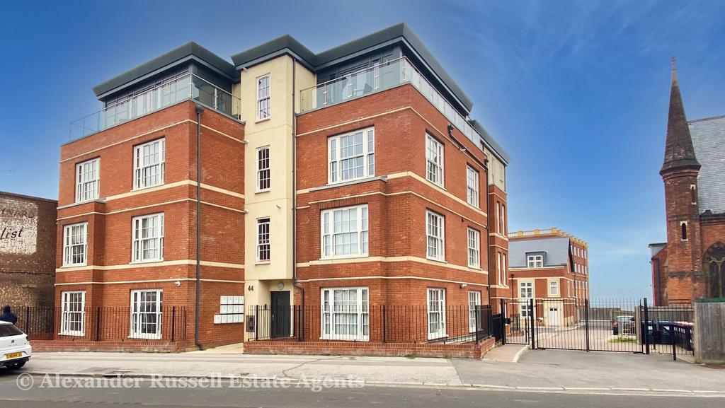 Canterbury Road, Westbrook, Margate, CT9 2 bed apartment for sale £