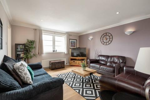 7/7 Tower Street, Edinburgh, EH6 7BX