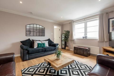 7/7 Tower Street, Edinburgh, EH6 7BX