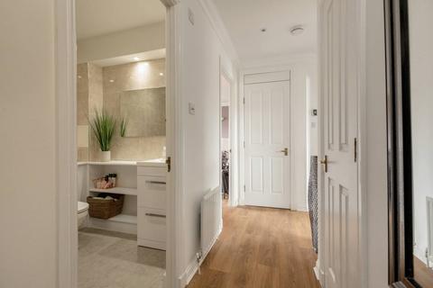 7/7 Tower Street, Edinburgh, EH6 7BX