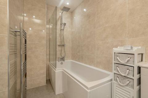 7/7 Tower Street, Edinburgh, EH6 7BX