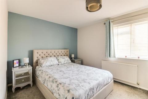 15 Heycroft Road, Hockley, SS5 4HN