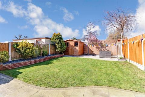 15 Heycroft Road, Hockley, SS5 4HN