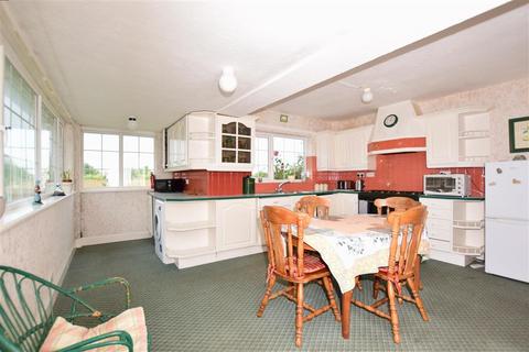 2 Ferguson Close, Hythe, CT21 5QL