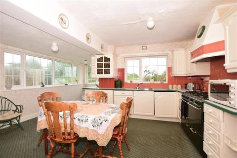 2 Ferguson Close, Hythe, CT21 5QL