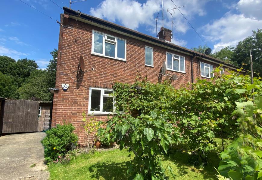 ABERCORN ROAD, MILL HILL, NW7 2 bed flat £1,200 pcm (£277 pw)