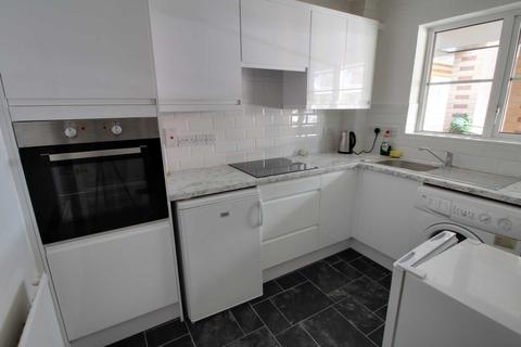 2 bedroom flat for sale - Northcourt Avenue, Reading