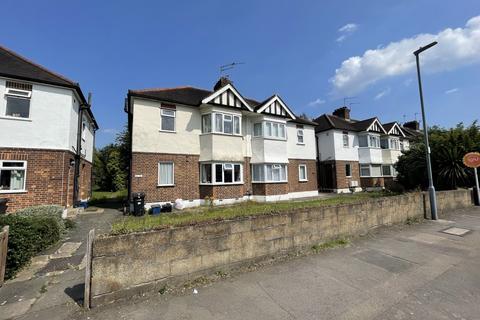 1 bedroom flat to rent, Onslow Gardens, South Woodford