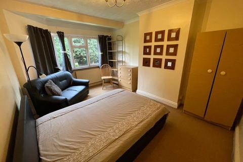 1 bedroom flat to rent, Onslow Gardens, South Woodford