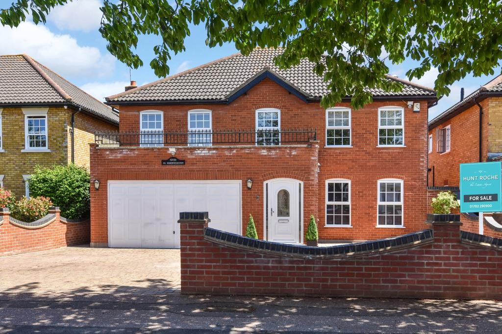 Shoeburyness, Essex, SS3 5 bed detached house £800,000