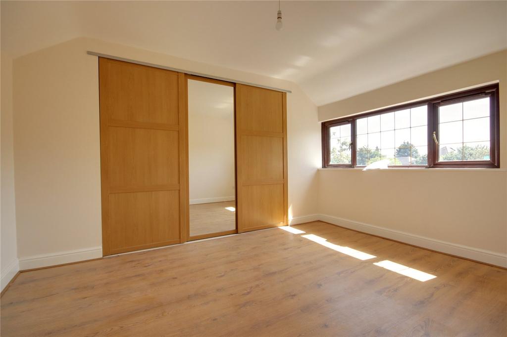 Stoneleigh Avenue, Enfield, EN1 1 bed end of terrace house £300,000