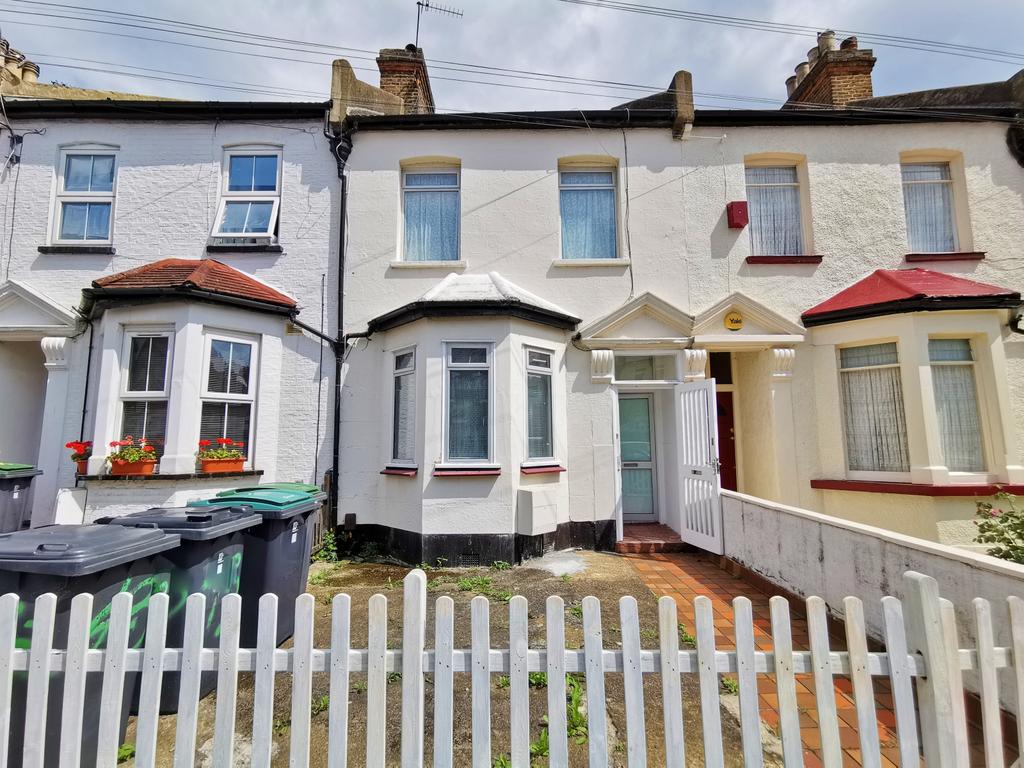 3 Bed Mid Terrace House