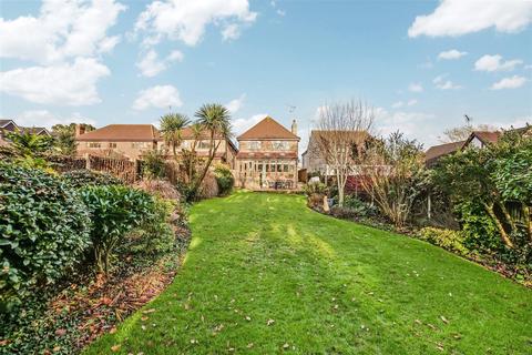 17 Hillside Avenue, Hockley, SS5 4NN
