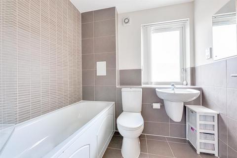 9 Montgomery Drive, Basildon, SS14 3SP