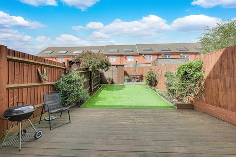 9 Montgomery Drive, Basildon, SS14 3SP