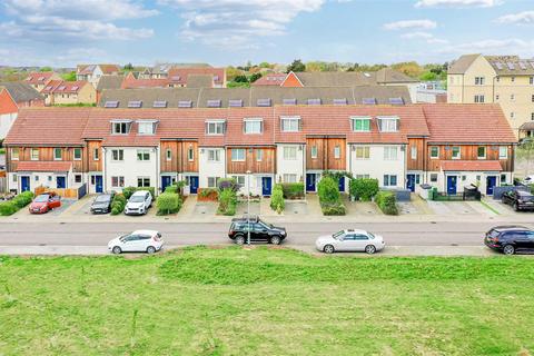 9 Montgomery Drive, Basildon, SS14 3SP