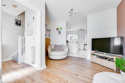 9 Montgomery Drive, Basildon, SS14 3SP