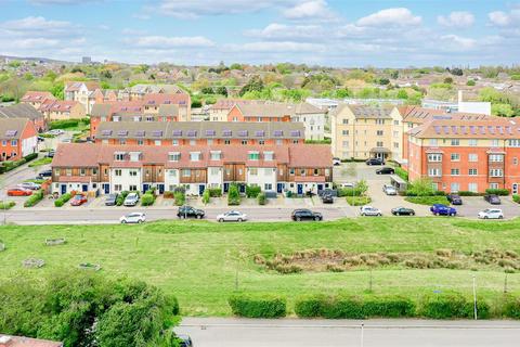 9 Montgomery Drive, Basildon, SS14 3SP