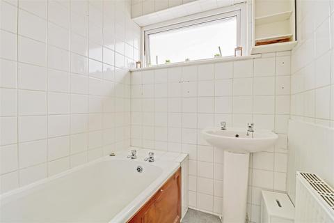 115 Kingfisher Close, Shoeburyness, Southend-on-sea, SS3 9YB