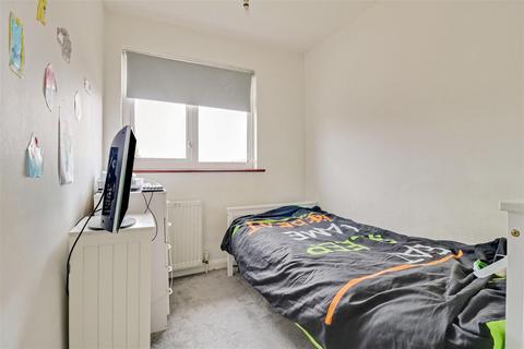 115 Kingfisher Close, Shoeburyness, Southend-on-sea, SS3 9YB