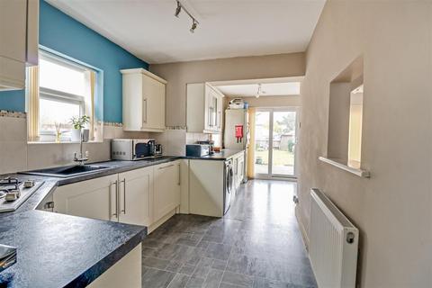 3 bedroom semi-detached house for sale, Elm Road, Southend-on-sea, SS3