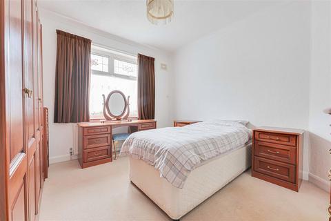 192 Ambleside Drive, Southend-on-sea, SS1 2UF