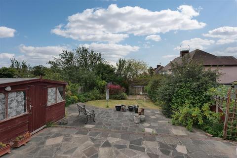 192 Ambleside Drive, Southend-on-sea, SS1 2UF