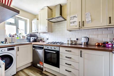 9 Braemar Close, Carterton, OX18 1TS