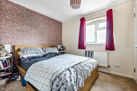 9 Braemar Close, Carterton, OX18 1TS