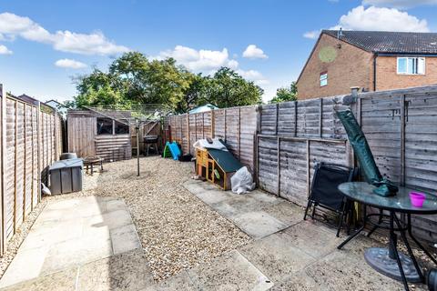 9 Braemar Close, Carterton, OX18 1TS