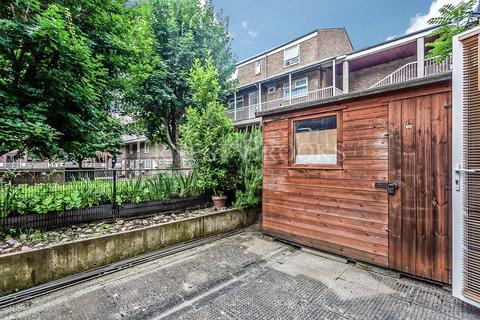 32 Hind Grove, London, E14 6HU