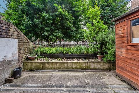 32 Hind Grove, London, E14 6HU